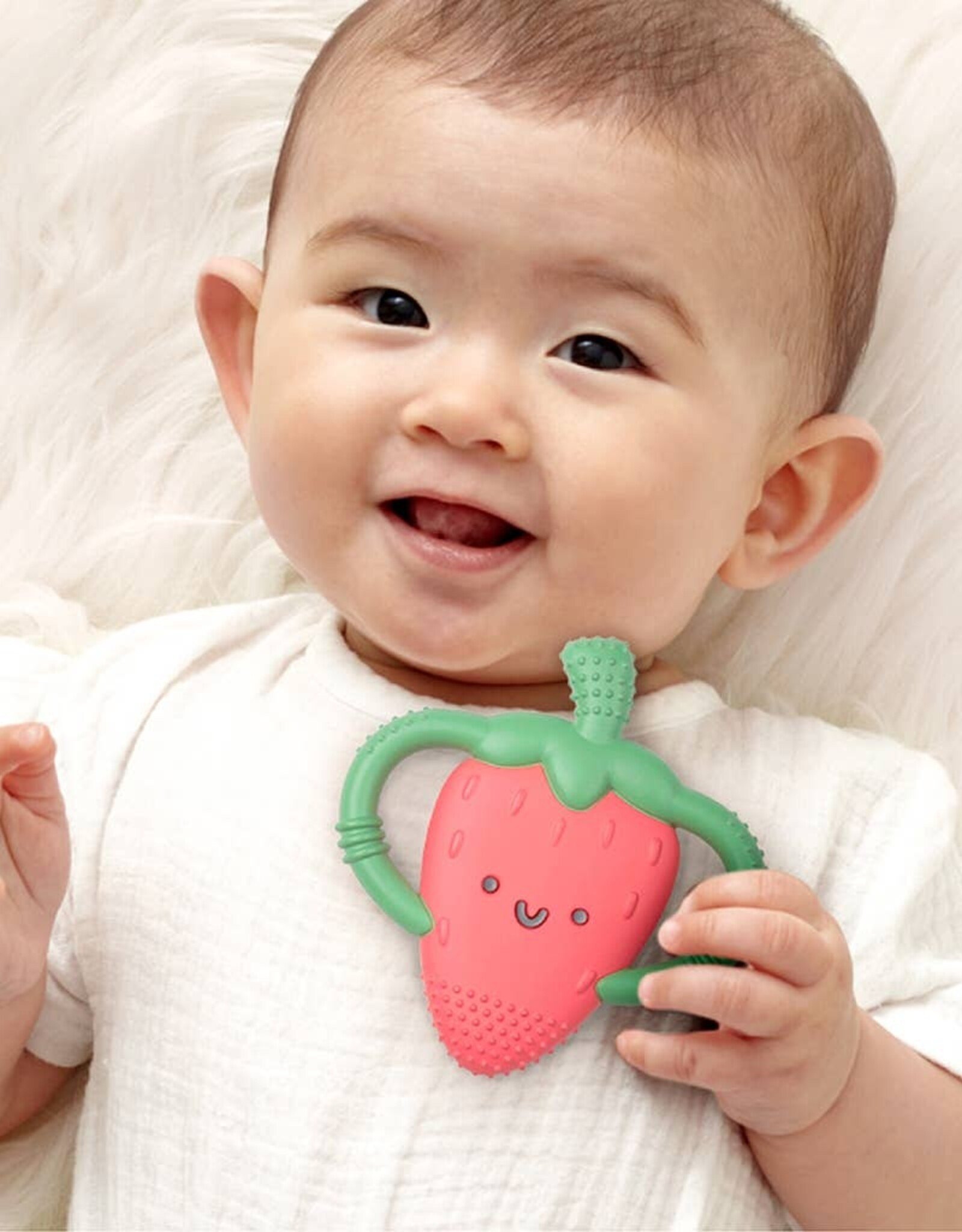Itzy Ritzy Chew Crew Strawberry