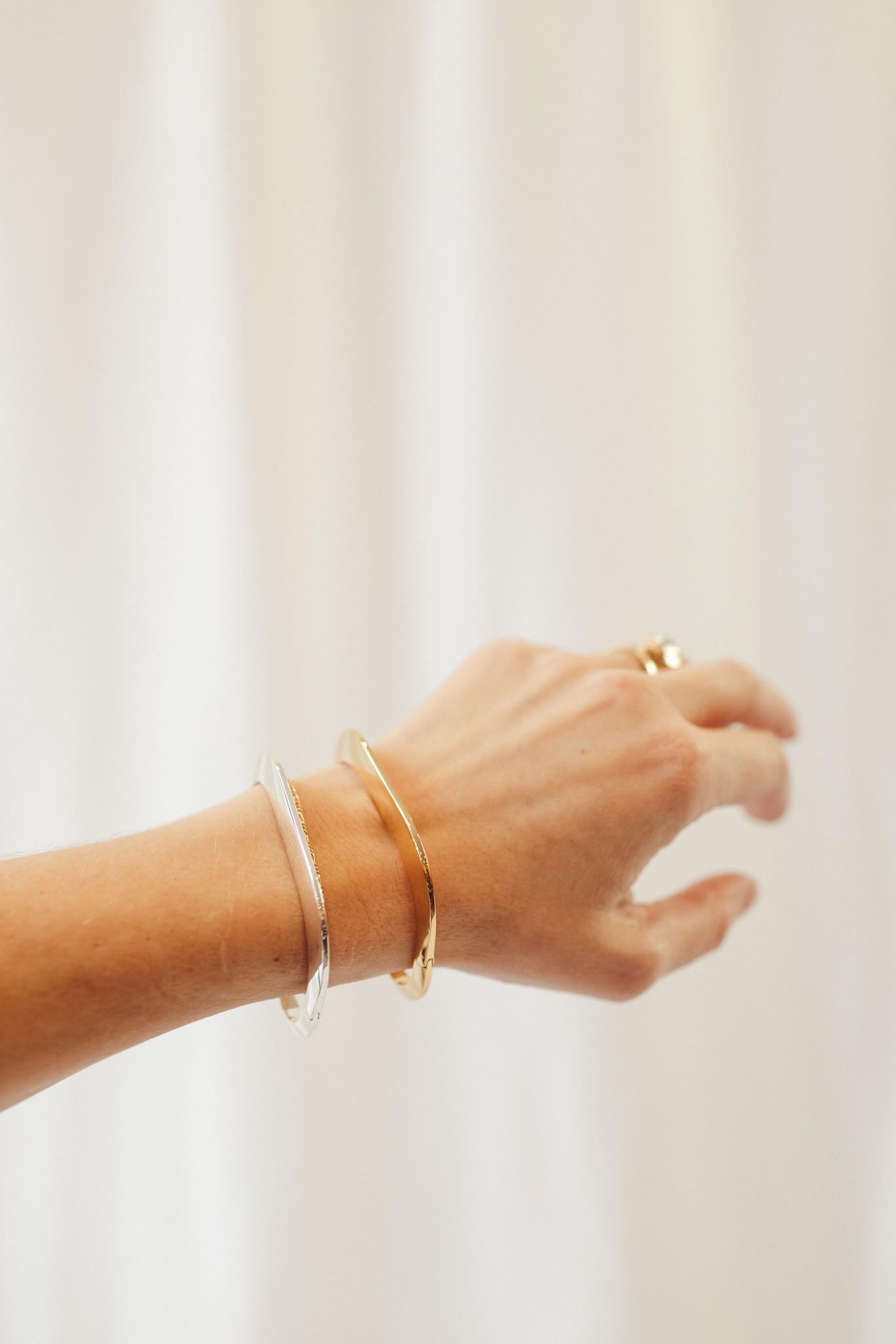アクセサリー JONA THAN DAY CONTEMPORARY BANGLE JONA THAN DAY CONTEMPORARY BANGLE | Native American Jewelry