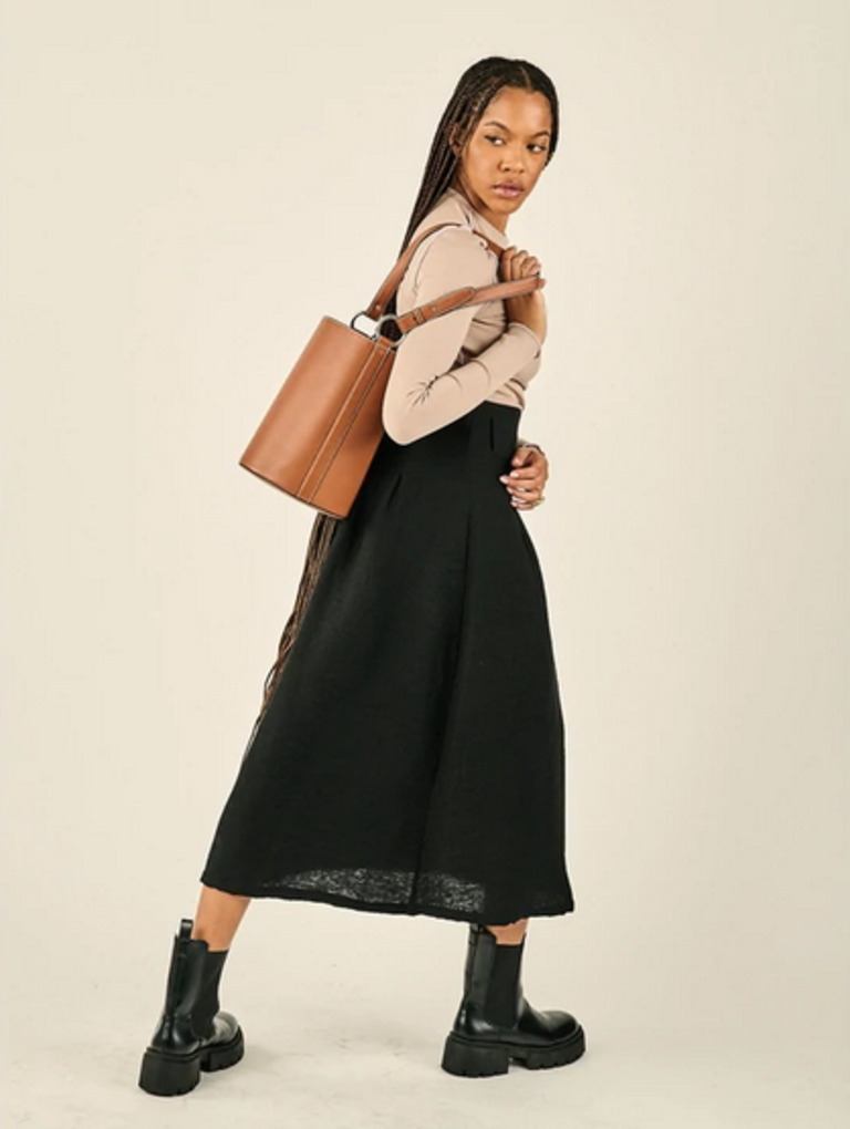 BUCKET BAG - L A D Y J O N E S BUCKET BAG - L A D Y J O N E S