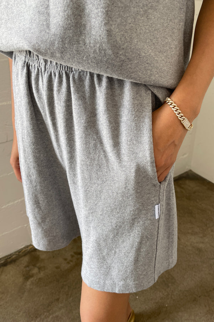 LE BON SHOPPE FLARED BASKETBALL SHORTS