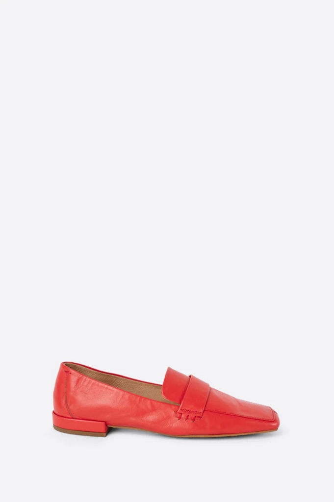 INTENTIONALLY BLANK PINKY LOAFER