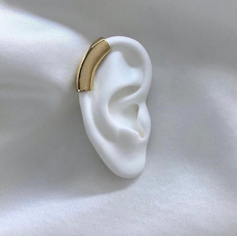 LADY GREY HELIX EAR CUFF