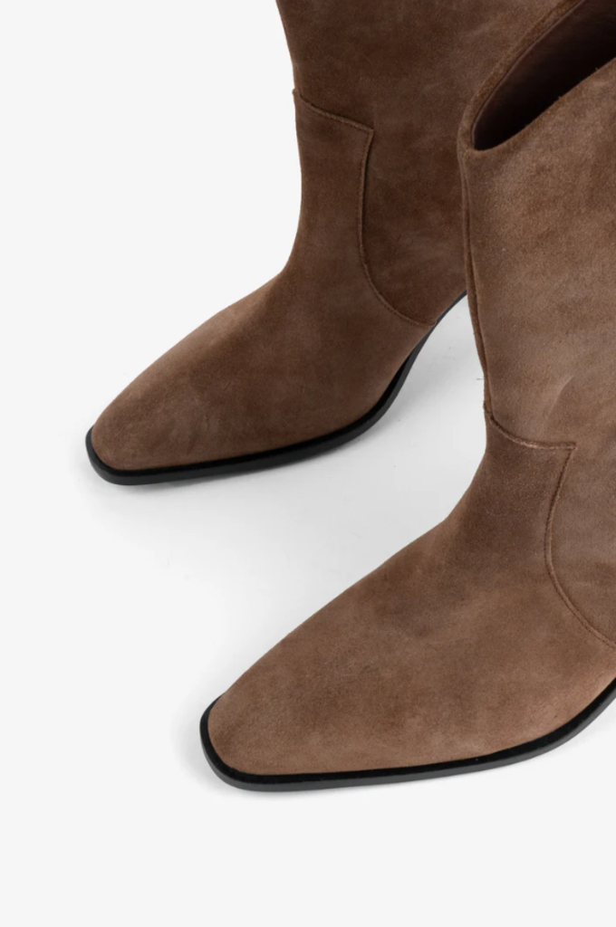 INTENTIONALLY BLANK WORTH HEELED BOOT