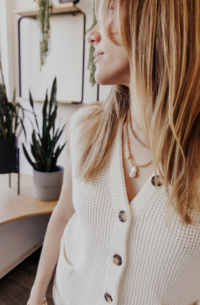 LINE OLIVE SWEATER