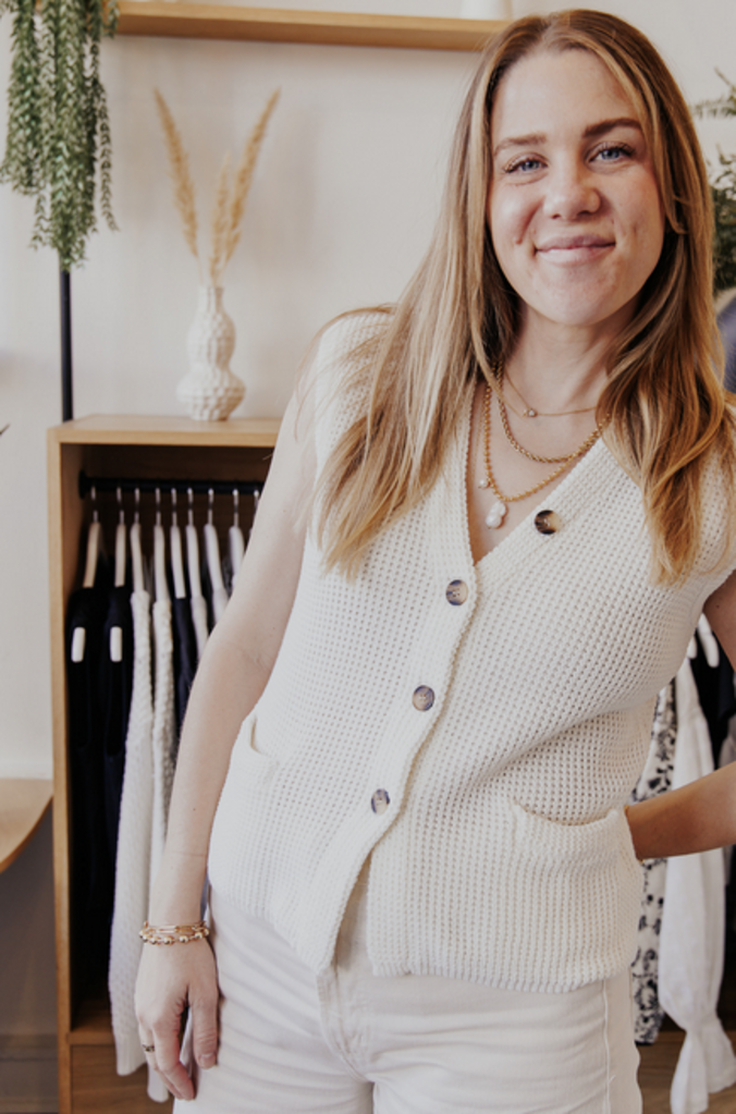 LINE OLIVE SWEATER