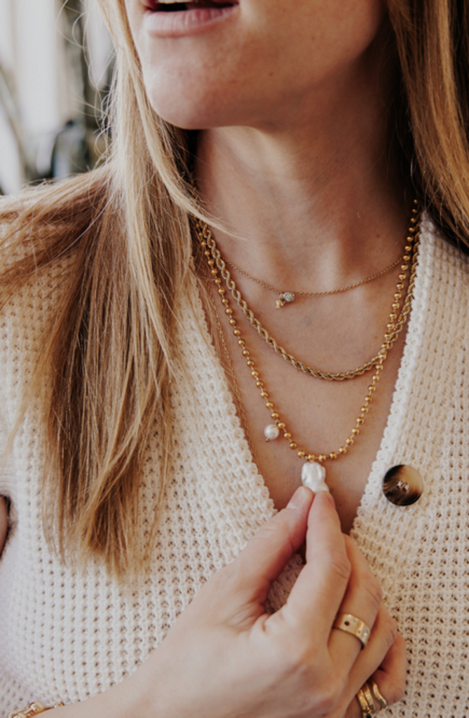 LINE OLIVE SWEATER