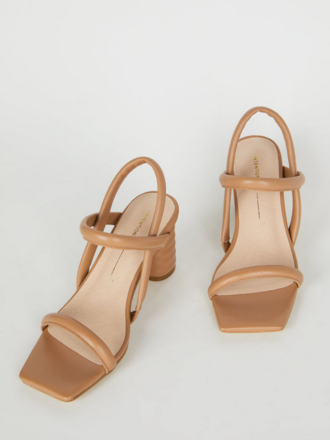 INTENTIONALLY BLANK KIFTON HEELS