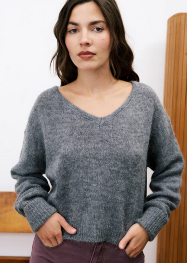 FRNCH DICKENS SWEATER