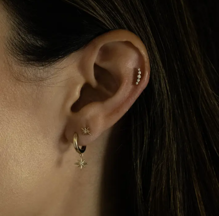 WHXTE ATELIER CRESCENT DIAMOND STUD