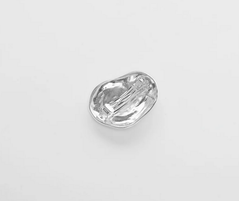 WOLF CIRCUS BEAN BARRETTE