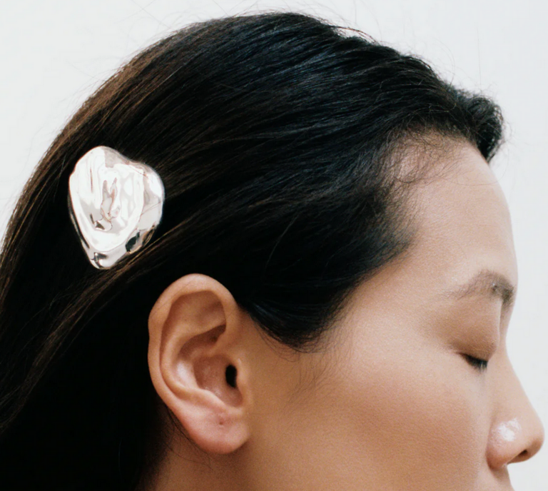 WOLF CIRCUS BEAN BARRETTE