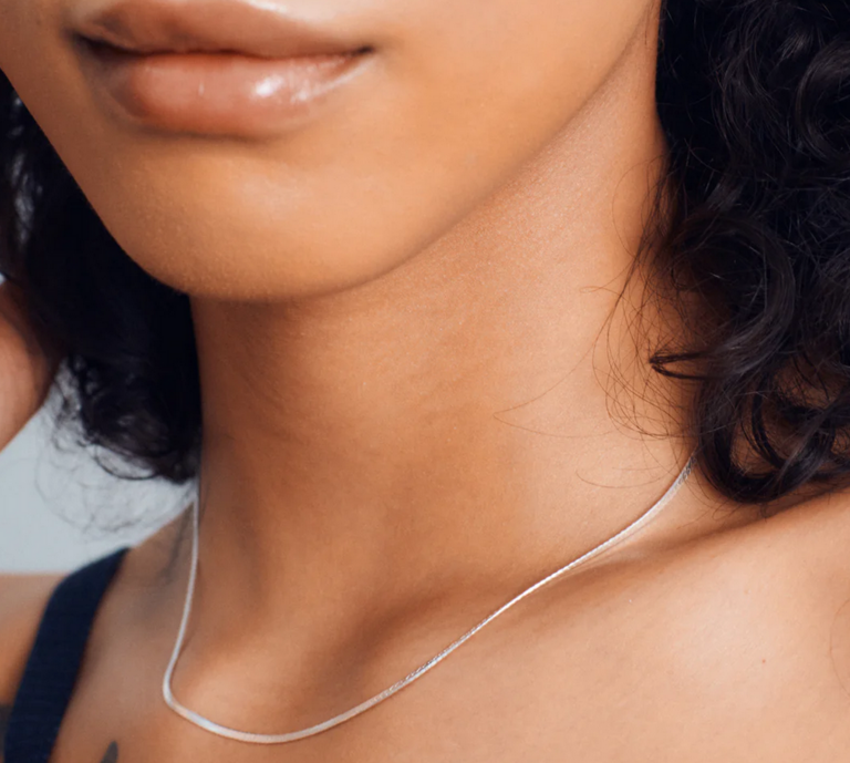 WOLF CIRCUS THIN HERRINGBONE NECKLACE