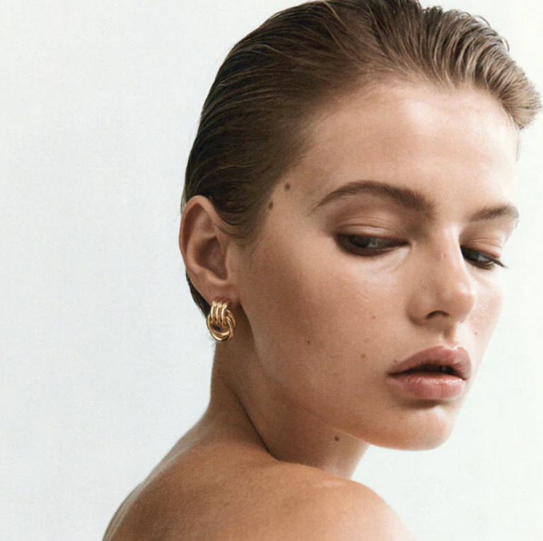 HEAVEN MAYHEM BABY KNOT EARRINGS