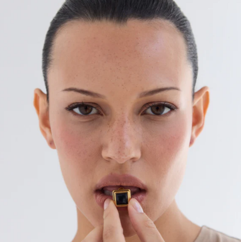 HEAVEN MAYHEM ARCHER EARRINGS