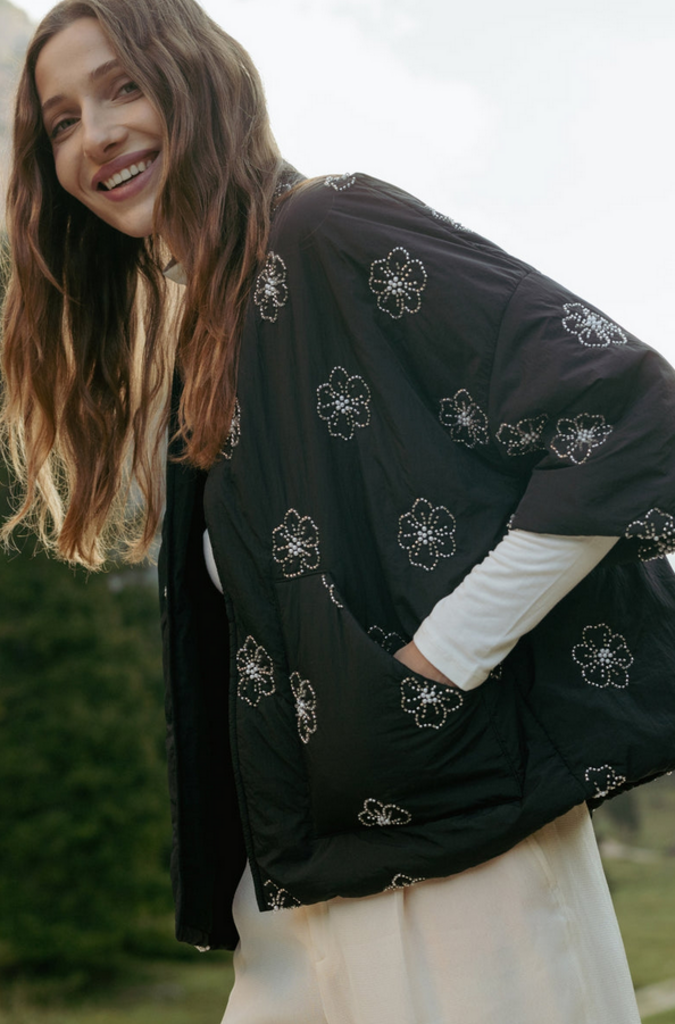 TRAFFIC PEOPLE SHRUG JACKETS