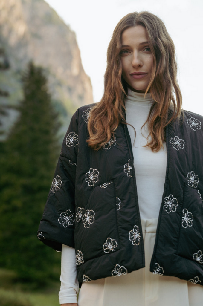 TRAFFIC PEOPLE SHRUG JACKETS