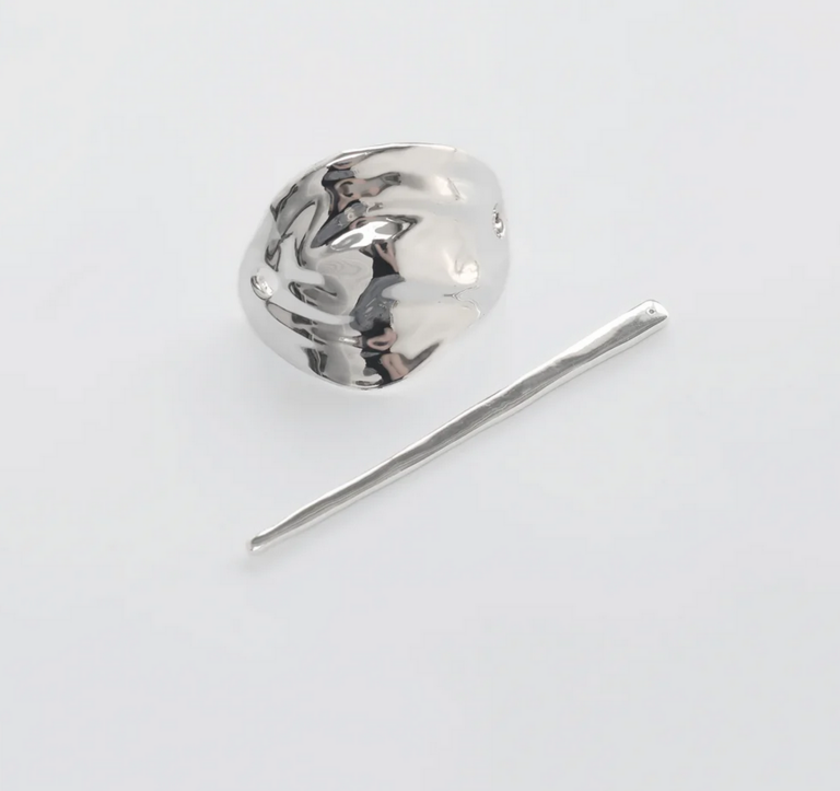 WOLF CIRCUS BEAN FRENCH PIN