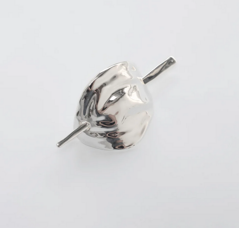 WOLF CIRCUS BEAN FRENCH PIN