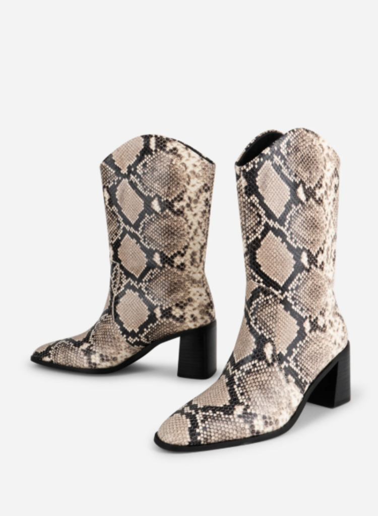 INTENTIONALLY BLANK WORTH HEELED BOOT