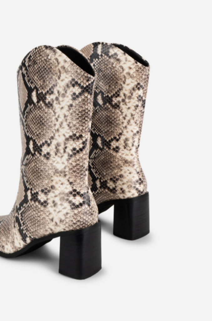 INTENTIONALLY BLANK WORTH HEELED BOOT