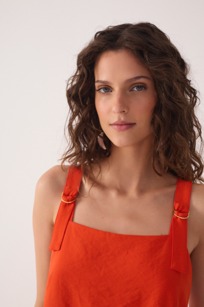DRESS TO BUCKLE STRAP CROP TOP