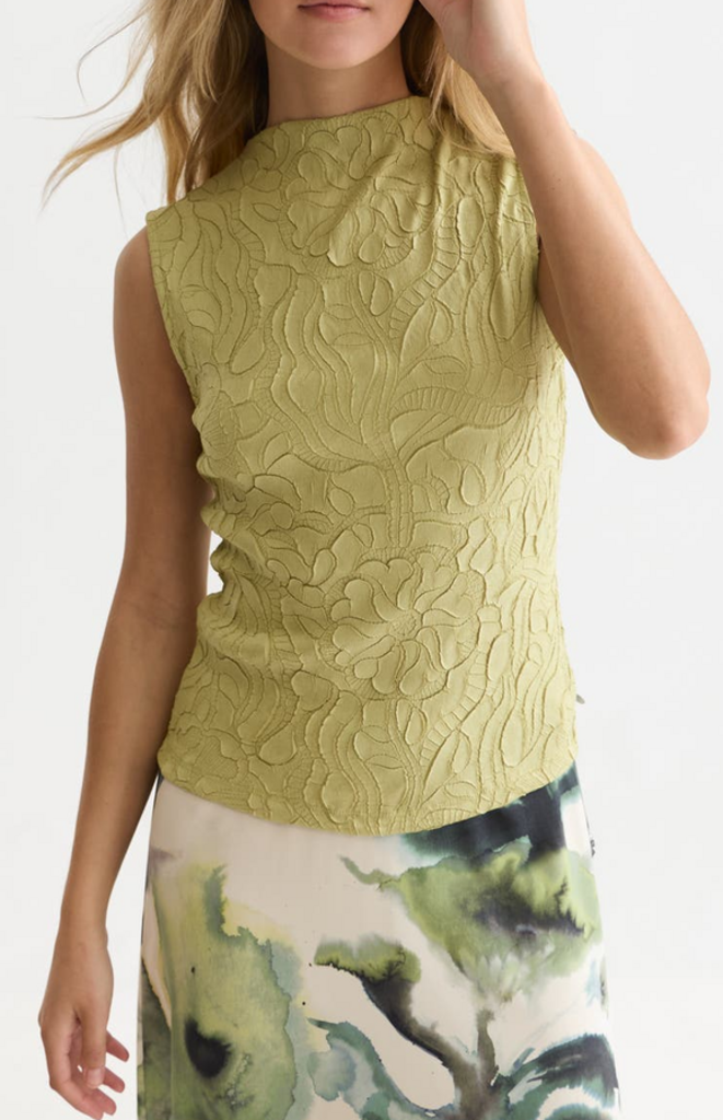 SCOTCH & SODA EMBOSSED PLEAT MOCK NECK TANK