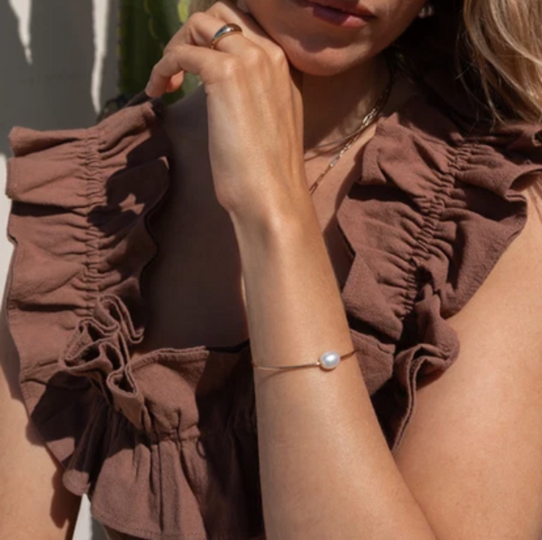 THATCH ISLA PEARL BANGLE BRACELET