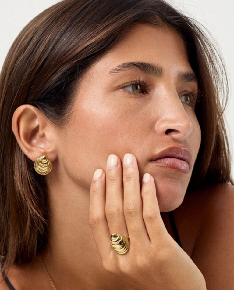 TWENTY COMPASS OYSTER EARRINGS