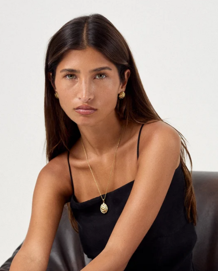 TWENTY COMPASS OYSTER NECKLACE