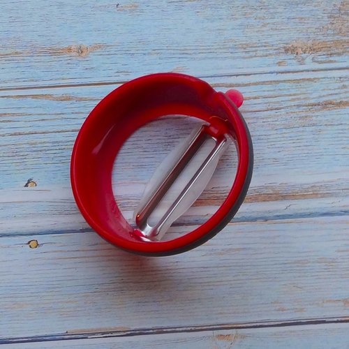 Microplane MICROPLANE Grip’n’Strip Straight Red Microplane MICROPLANE Grip’n’Strip Straight Red