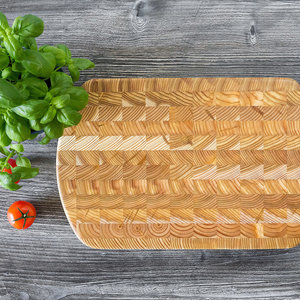 LARCH WOOD Larch Wood Curved End Cutting Board