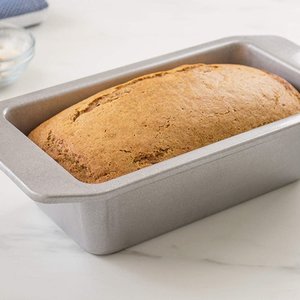 USA Pan Bakeware Pullman Loaf Pan With Cover, 9 x 4 inch, Nonstick & Quick  Release Coating, Made in the USA from Aluminized Steel