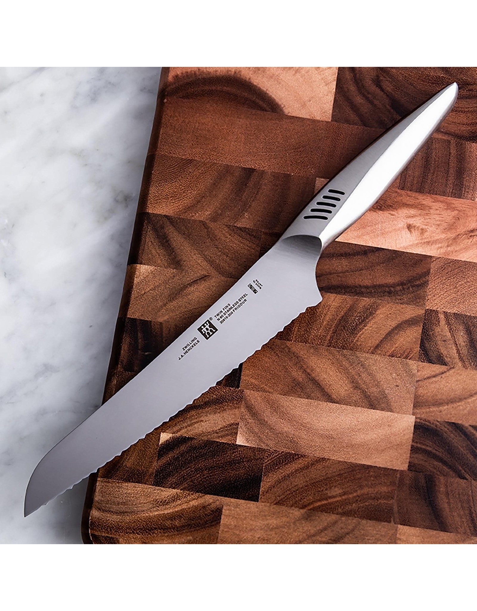 Henckels Twin Fin Bread Knife 8” Nicetys