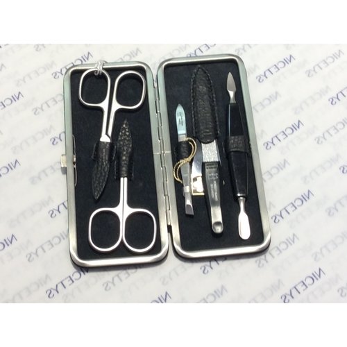Kissing Cranes 1834 Manicure set 5 pieces ’Style’ KISSING CRANES 1834 Kissing Cranes 1834 Manicure set 5 pieces ’Style’ KISSING CRANES 1834