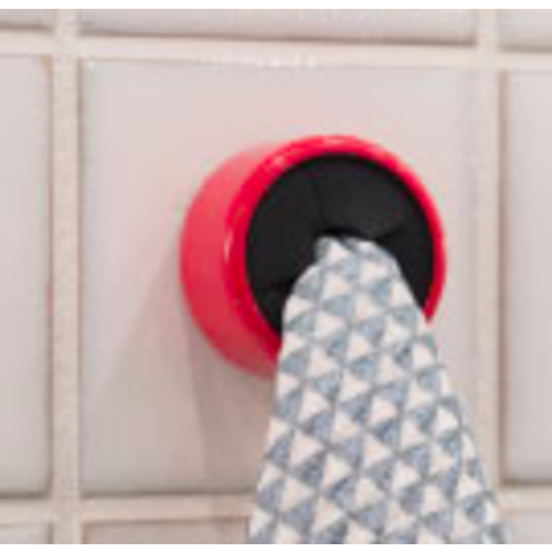 Carol’s Nicetys Pluring Cloth Holder Red