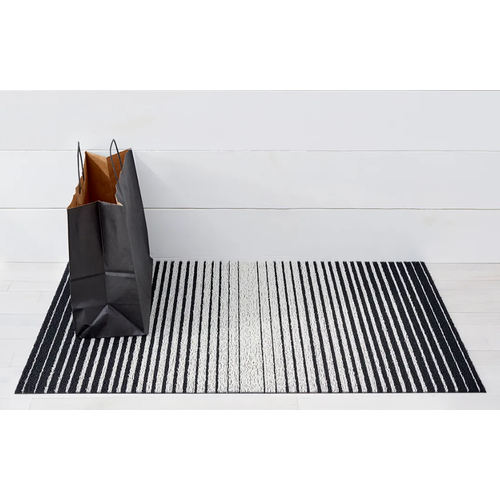 Chilewich Big Mat Domino Shag Black and White