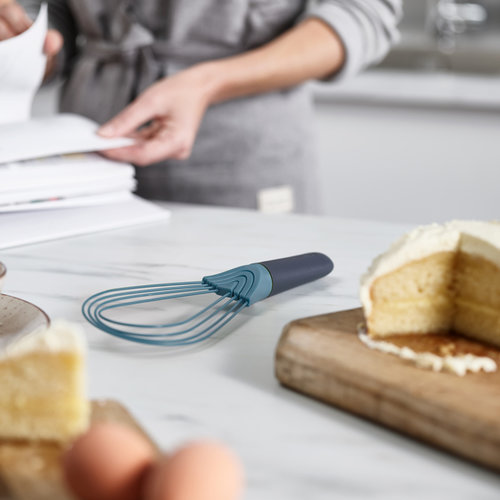 Joseph Joseph Joseph Joseph Twist 2 in 1 Whisk Blue