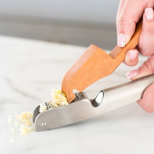 Full Circle Crushed It Garlic Press