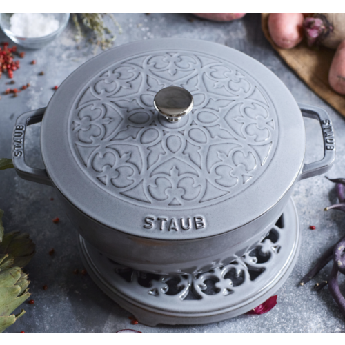 Staub Dutch Oven 3.75Qt Grey Lily + Trivet Set Staub
