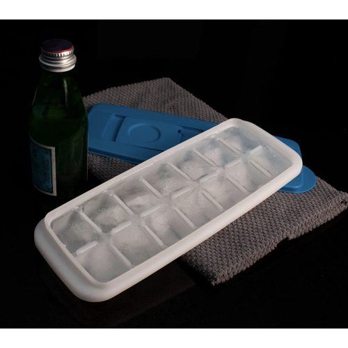 KITCHENBASICS Ice Cube Tray with Easy Fill Assorted Colour