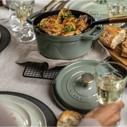 Staub Staub Dutch Oven Round 5.5qt Eucalyptus