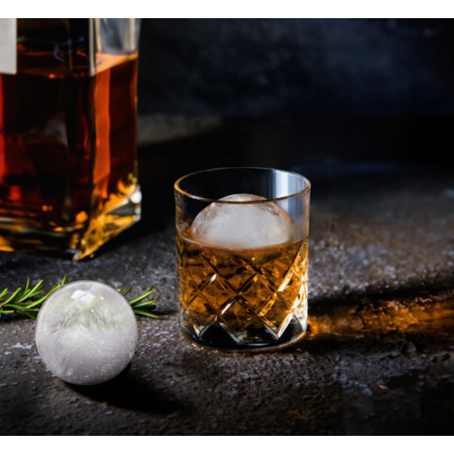 Final Touch Yarai Shiver Ice Ball Shots 4 Glasses with Ice Ball Tray