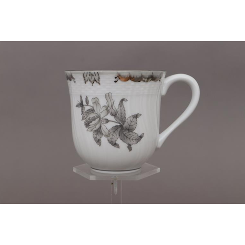 Herend Coffee / Milk Mug Platinum Queen Victoria 330ml
