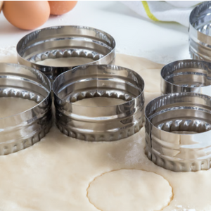 Fox Run Plain and Crinkle Circle Cookie Cutters Set of 6 Fox Run Plain and Crinkle Circle Cookie Cutters Set of 6