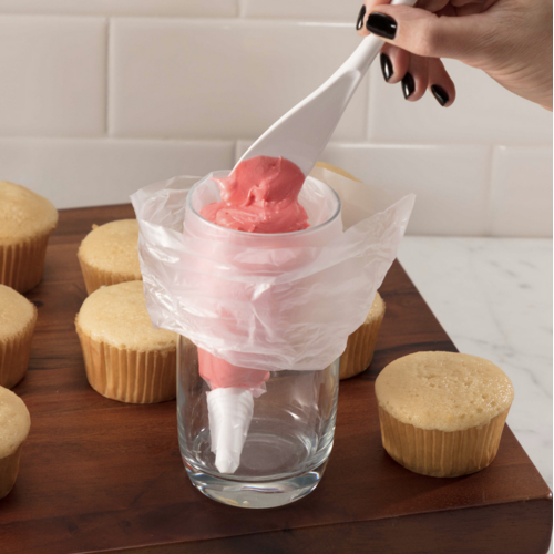 Hutzler Cake Decorating Bags With Nozzles