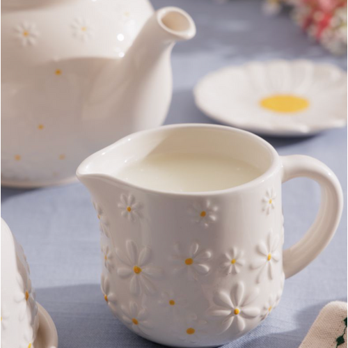 Price & Kensington Daisy Creamer