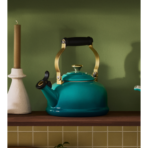 Le Creuset Classic Whistling Kettle Bleu Riviera