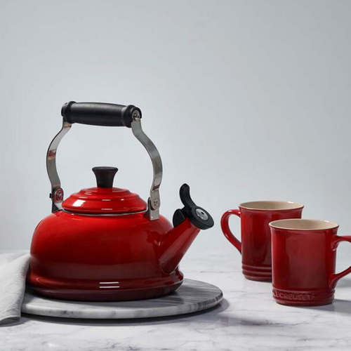 Le Creuset Classic Whistling Kettle Cerise Le Creuset Classic Whistling Kettle Cerise