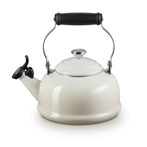 Le Creuset Classic Whistling Kettle Meringue Le Creuset Classic Whistling Kettle Meringue
