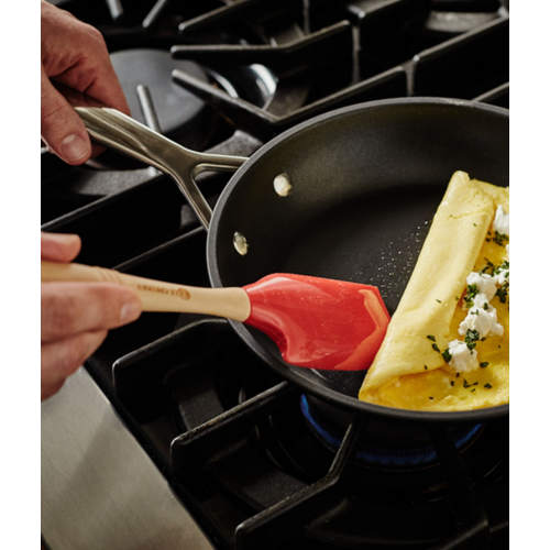 Le Creuset Revolution Spatula Medium Cerise Le Creuset Revolution Spatula Medium Cerise